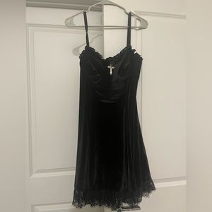 House of widow dress